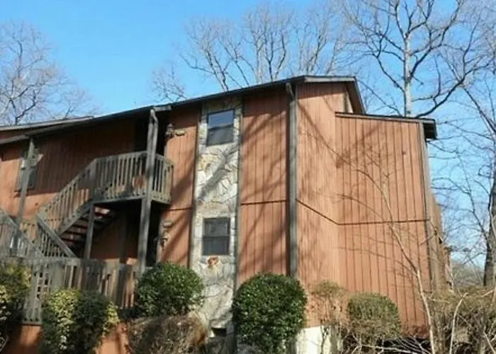 Apartment Charming Near Wfu And Hospitals, Full Kitchen, Wifi, In-unit Laundry *